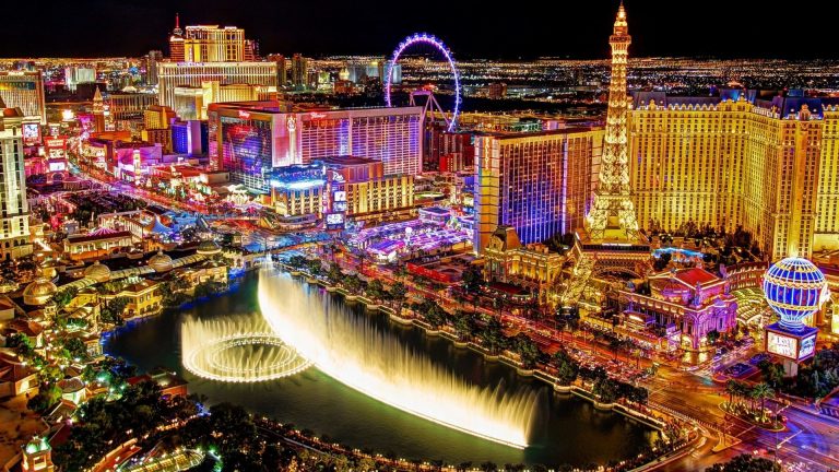 Things to Do in Vegas for Couples – 18 Ways to Spice Up Your Vacation